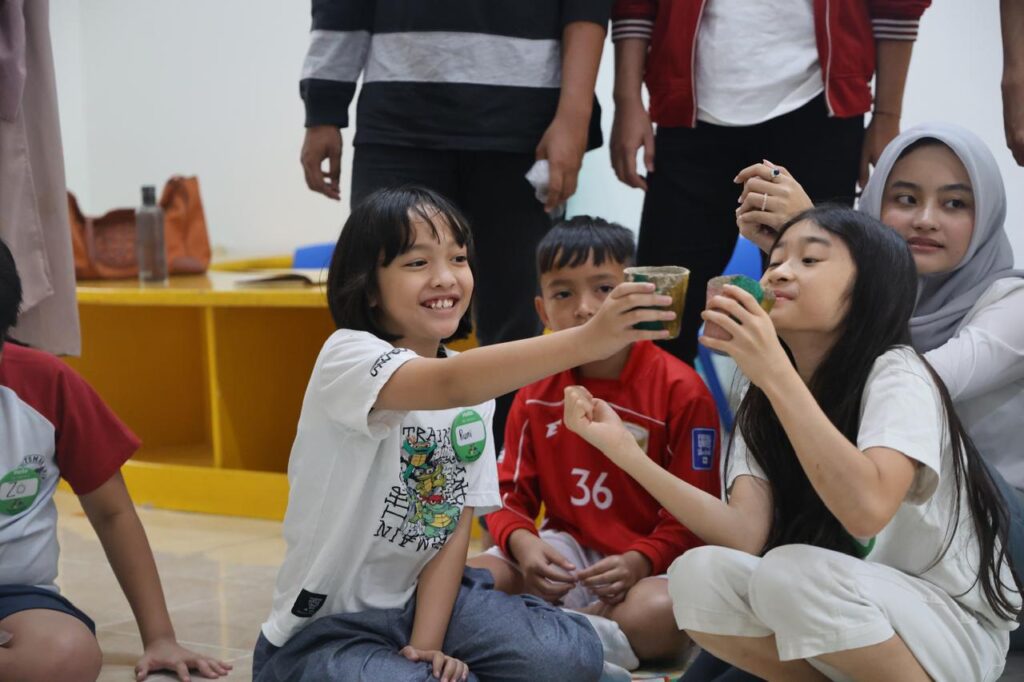 wokshop menanam dengan recycle pot