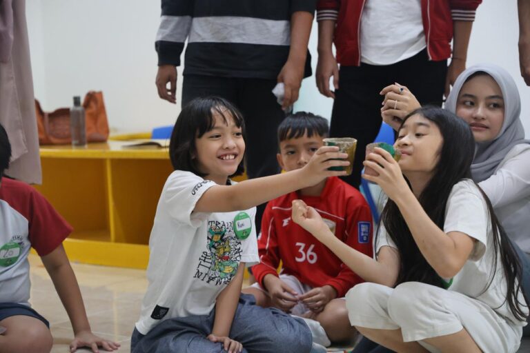 wokshop menanam dengan recycle pot